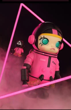 MEGA SPACE MOLLY 400%+100% Squid Game -Pop Mart Sale Shop 20241211 112857 973397 6 mega space molly 400 100 squid game mega details popmart us 1200x1840