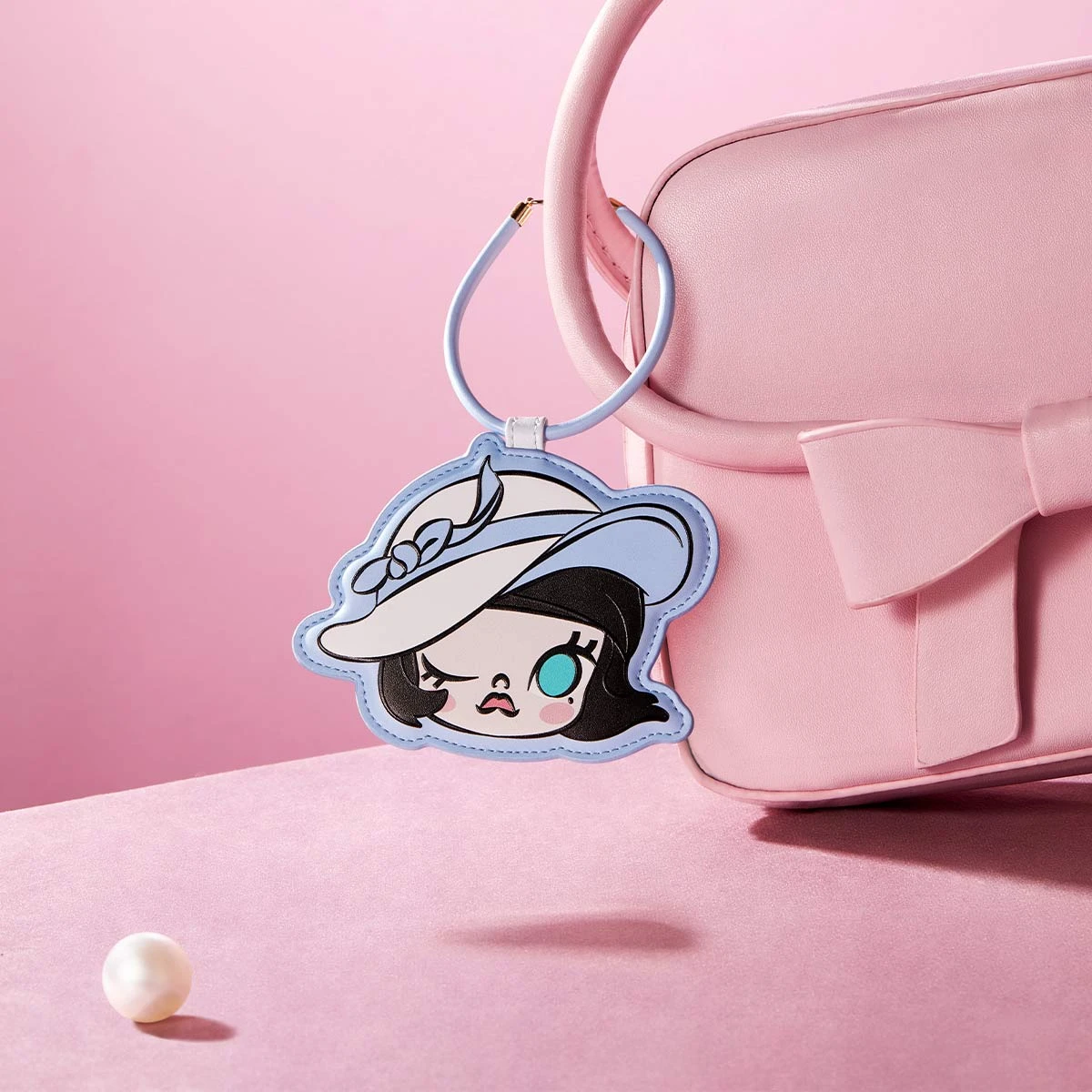 MOLLY Daily Look Series-Cardholder Pendant Blind Box MOLLY Daily Look Series-Cardholder Pendant Blind Box -Pop Mart Sale Shop 20250102 175058 922984 scene2 molly daily look series cardholder pendant blind box accessories details popmart