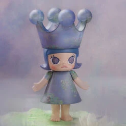 MEGA ROYAL MOLLY 400% Monet-Les Nymphéas 7 MEGA ROYAL MOLLY 400% Monet-Les Nymphéas -Pop Mart Sale Shop 20250214 141416 855064 scene 1 mega royal molly 400 monet les nymph as mega details popmart us 1200x1200